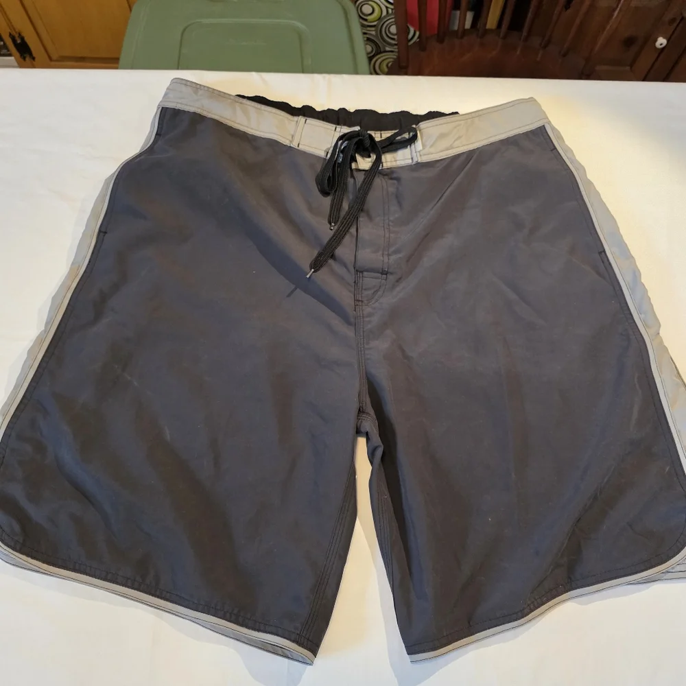 Arizona Gray and Tan Swim Surf Board Shorts with Quick-Dry Fabric XL Like New